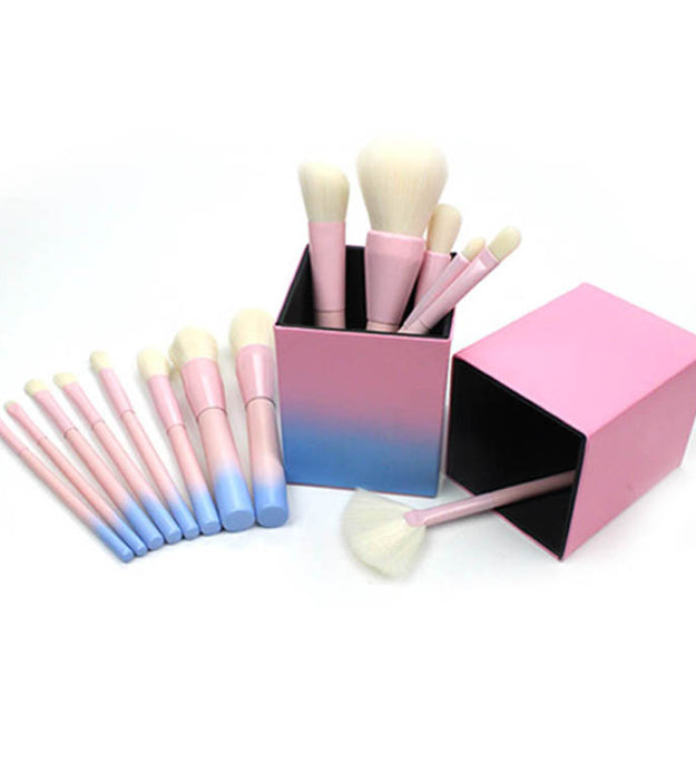Gradient color makeup brush