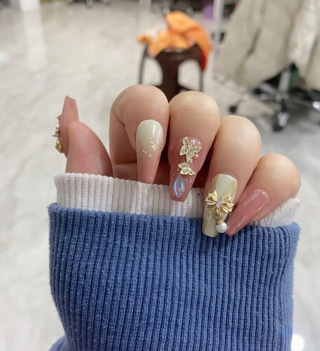 Fake Nails Patch Can Be Taken With Butterfly
